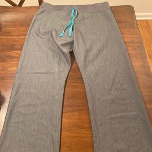 FIGS Livingston Scrub Pants in Graphite